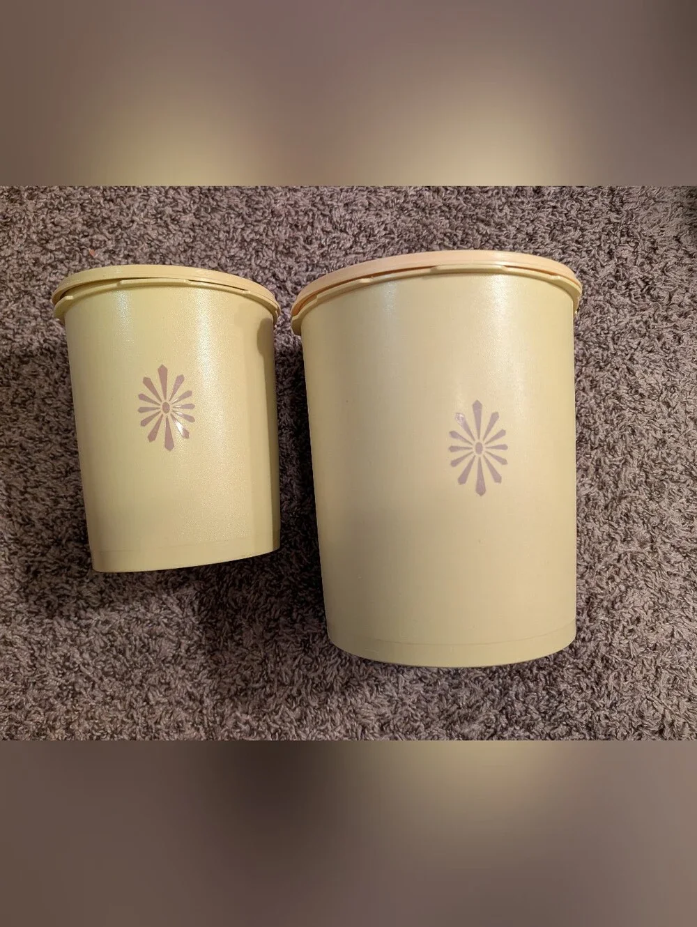 Tupperware Yellow Starburst Canister Set w/ Lids, 2pc 8 oz, 809-6